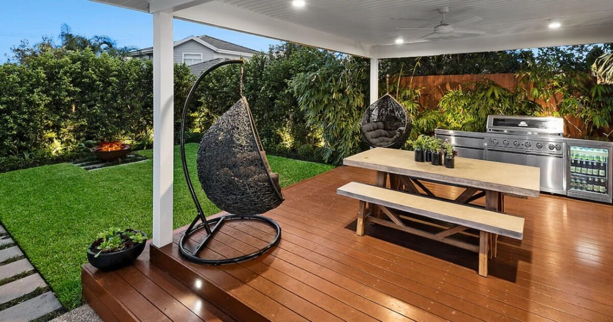 Coastal Elegance: Bringing Hamptons Style into Your Outdoor Space